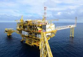大海中的石油鉆井，到底能承受多大風浪？說出來你都不一定會相信